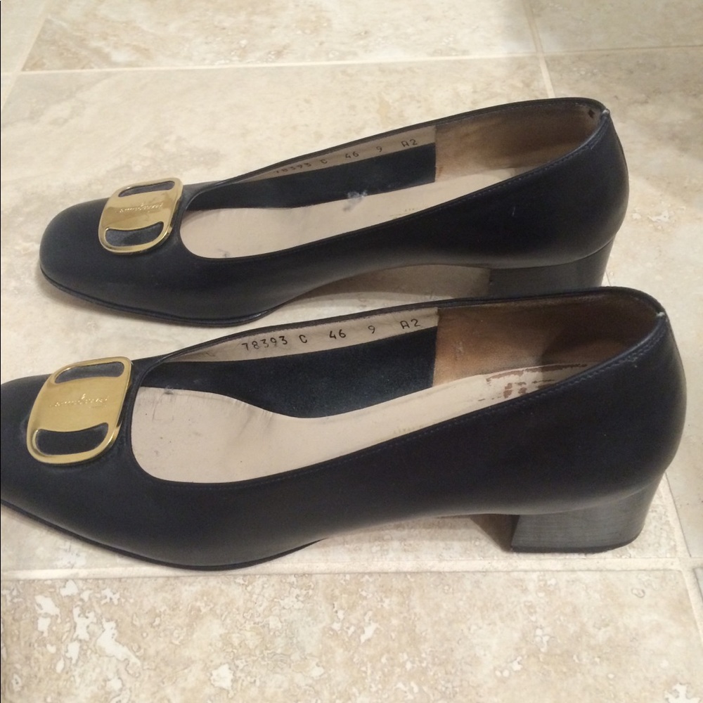 Salvatore Ferragamo Heels/Loafers size 9